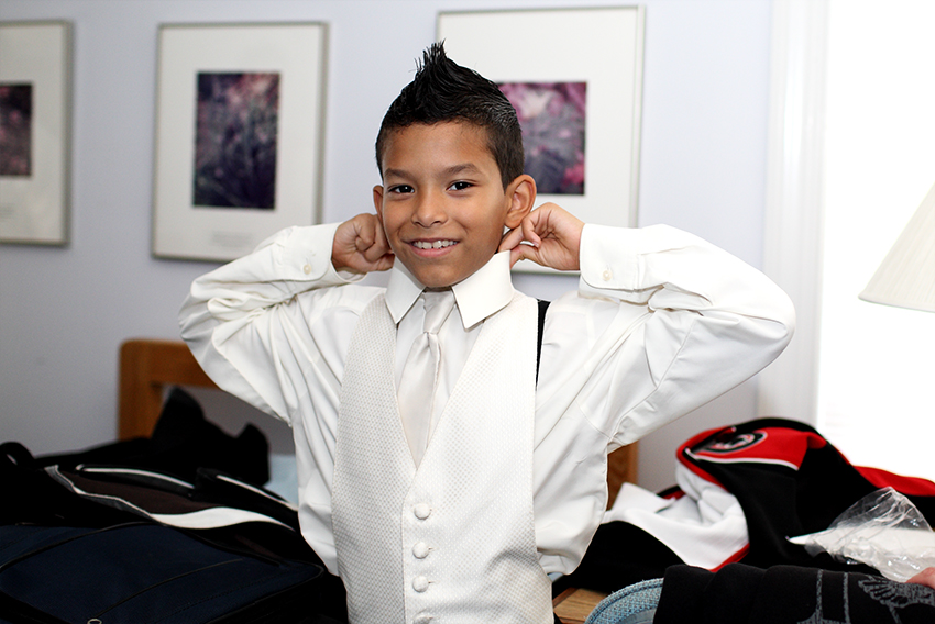 ring-boy-getting-dressed
