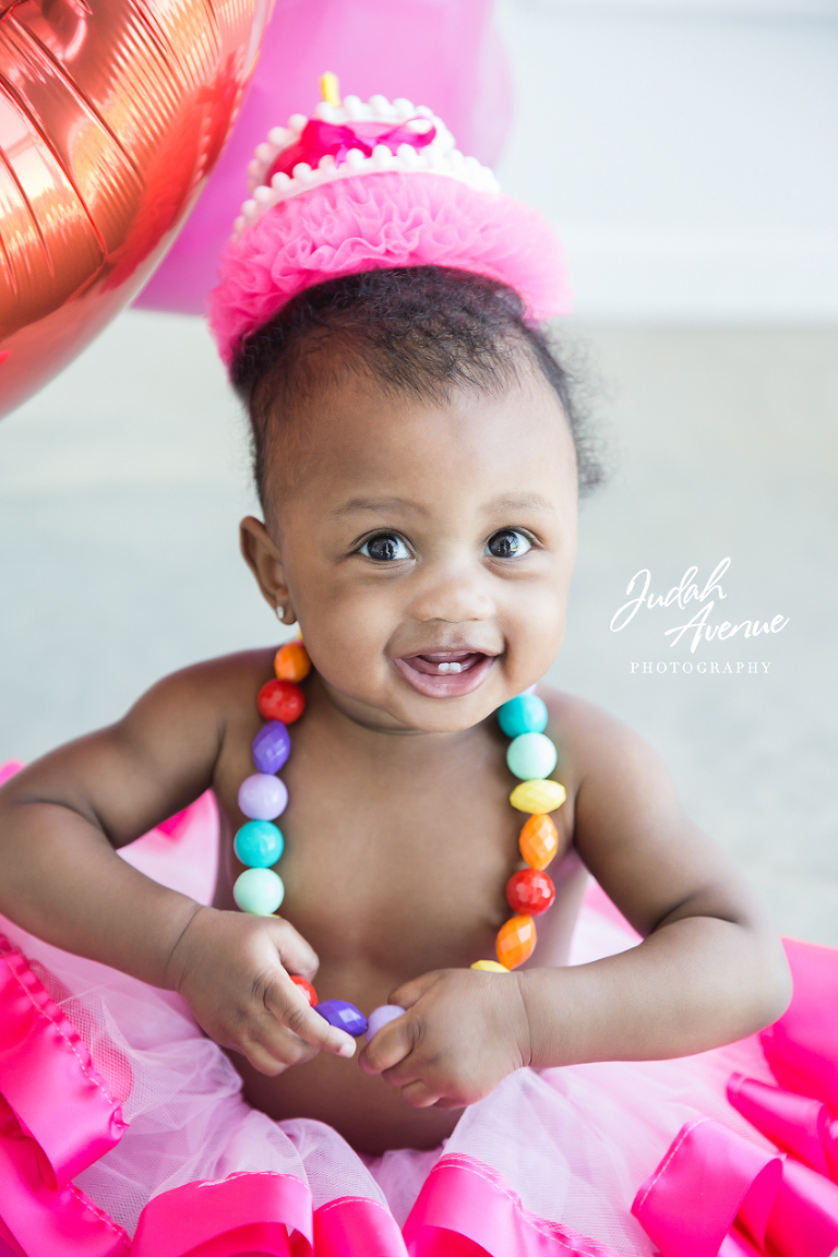 Pretty in Pink: Nyla’s Colorful Birthday Cake Smash Is Pure Joy ...