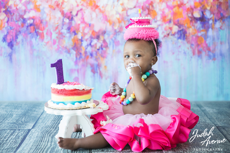 Pretty in Pink: Nyla’s Colorful Birthday Cake Smash Is Pure Joy ...